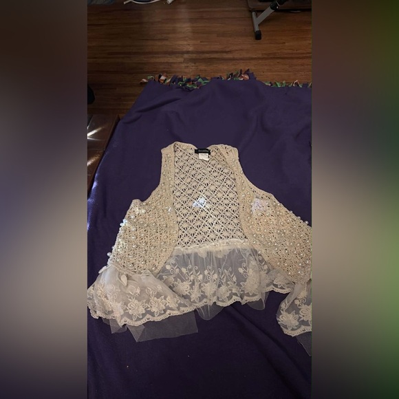 Forever 21 Tops - Forever 21 Cream Lace Embellished Blouse